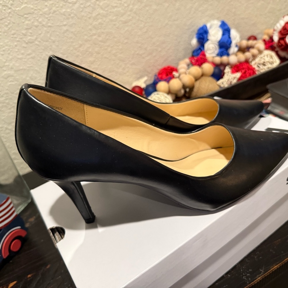 Sonoma Black Classic Heels Timeless Style